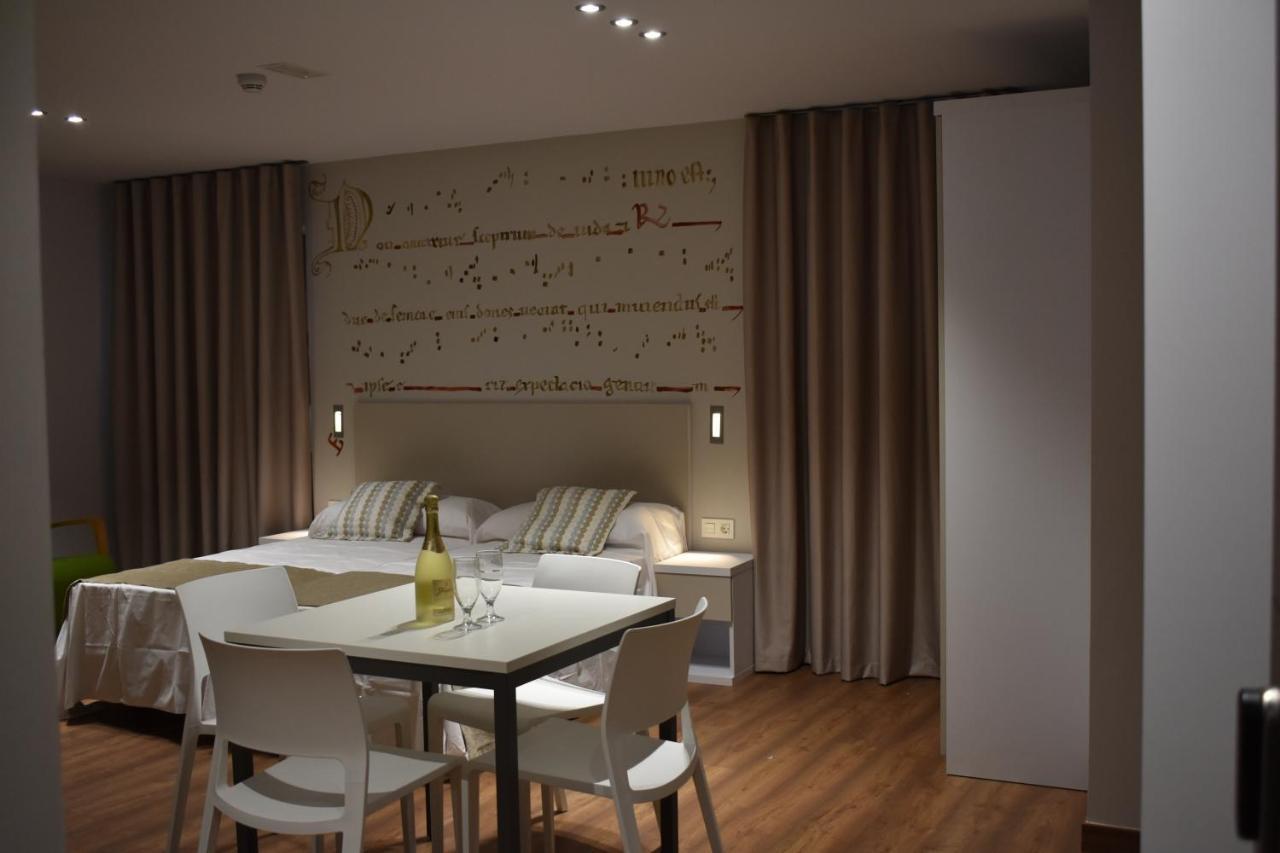 Apartamentos Turisticos Pueri Cantores Burgo エクステリア 写真