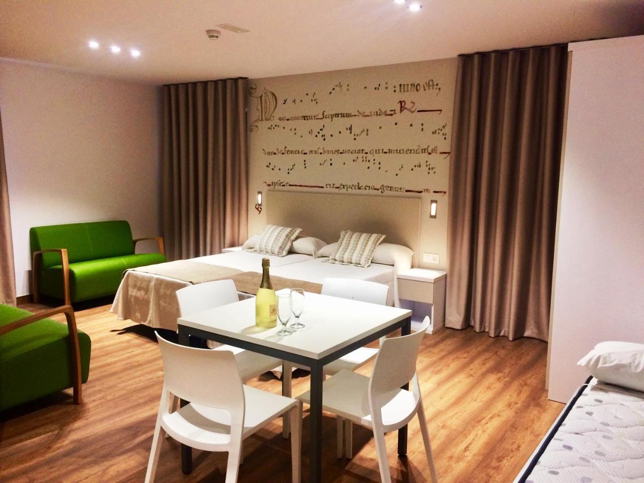 Apartamentos Turisticos Pueri Cantores Burgo エクステリア 写真