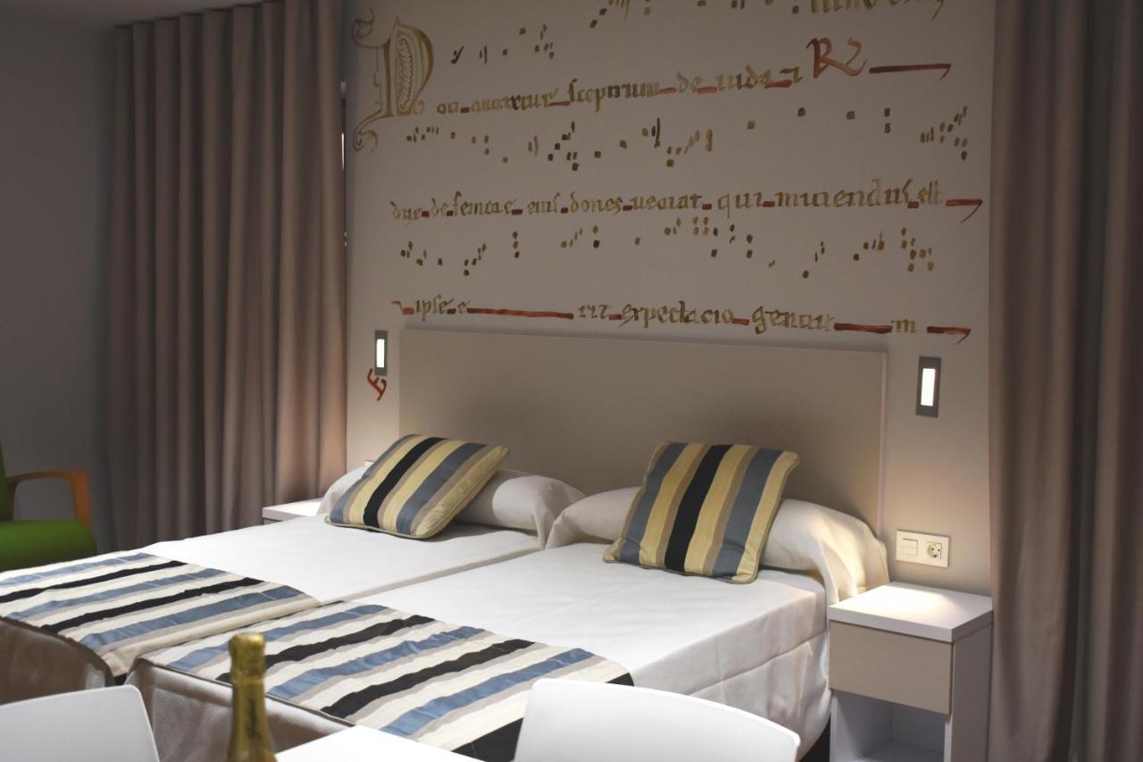 Apartamentos Turisticos Pueri Cantores Burgo エクステリア 写真