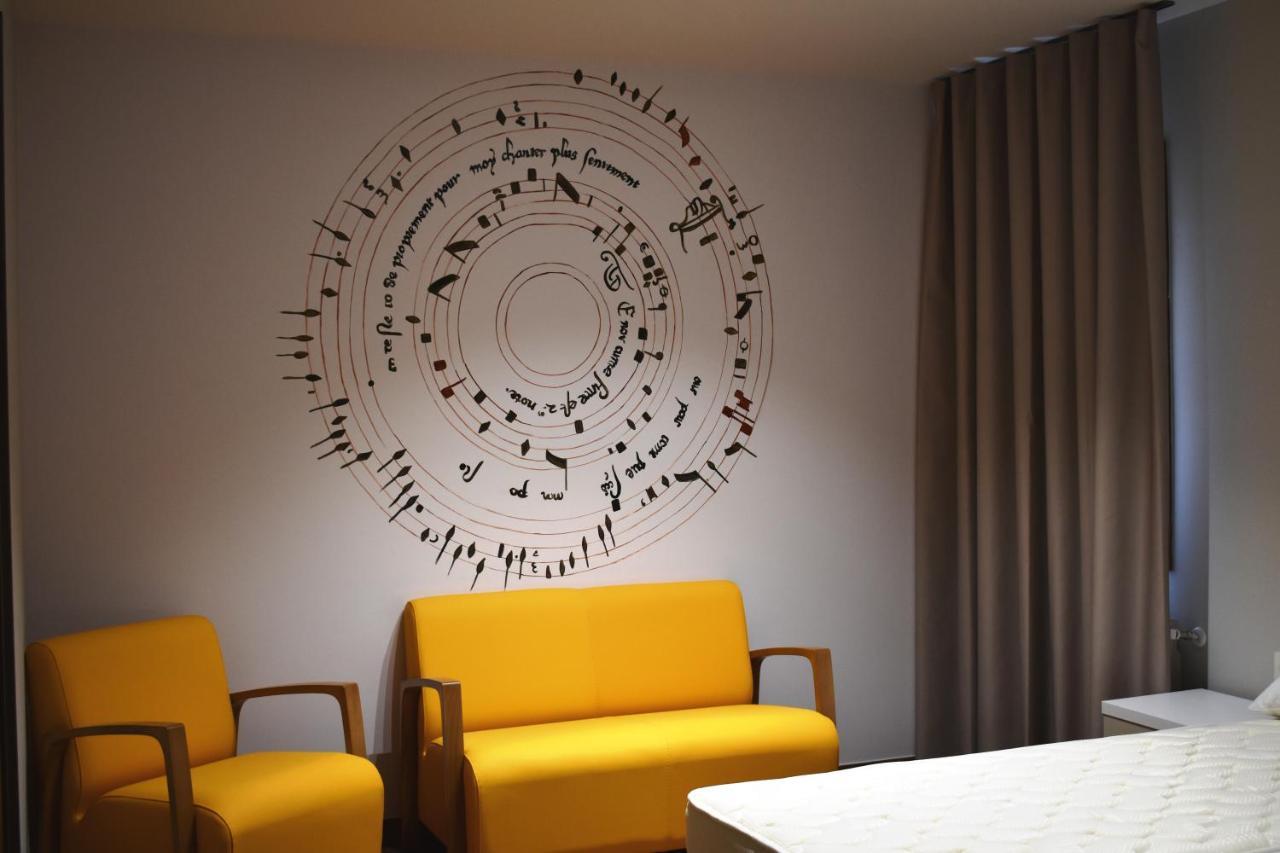 Apartamentos Turisticos Pueri Cantores Burgo エクステリア 写真